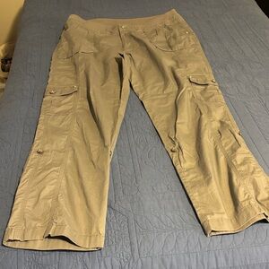 Laura Ashley women’s  Khaki Cargo Pants size 12